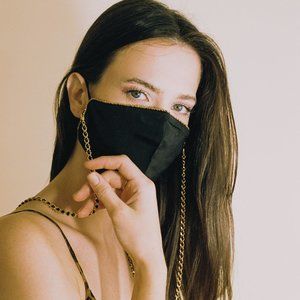 Black luxury face mask with chain